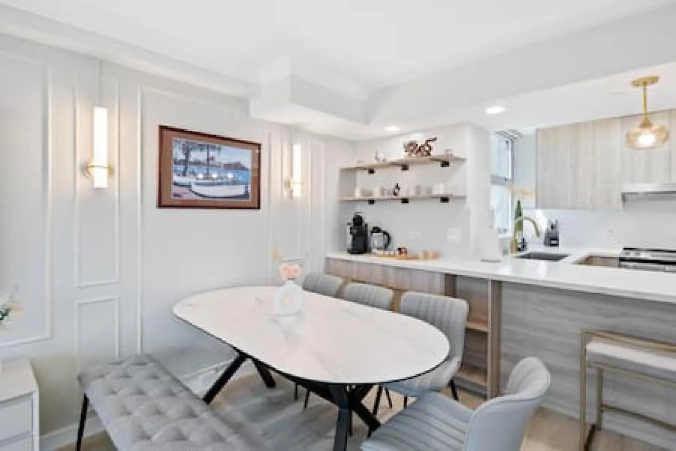New Stunning 1400 Sq Ft 2B2B W 3 Lanais Villa Honolulu