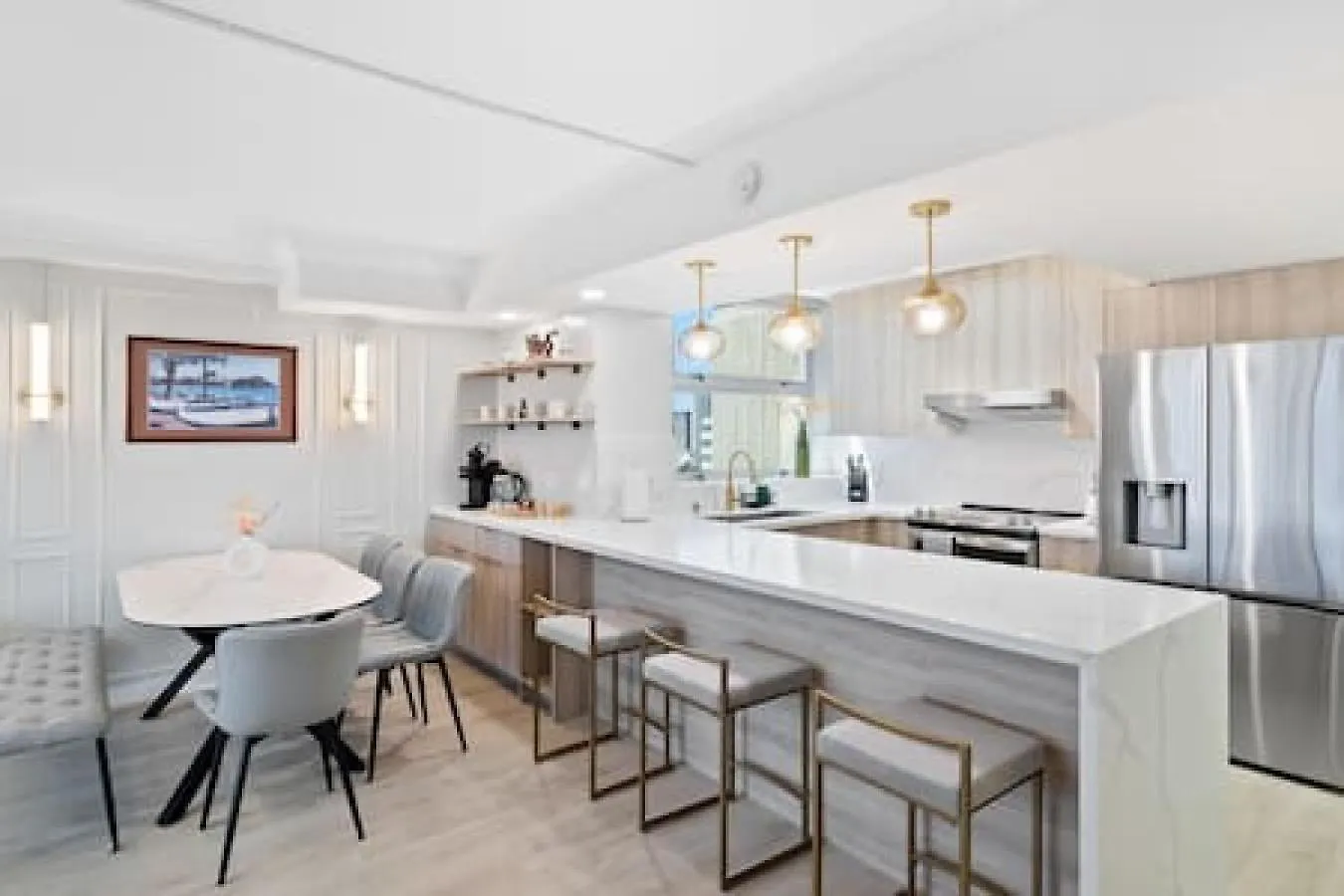New Stunning 1400 Sq Ft 2B2B W 3 Lanais Villa Honolulu