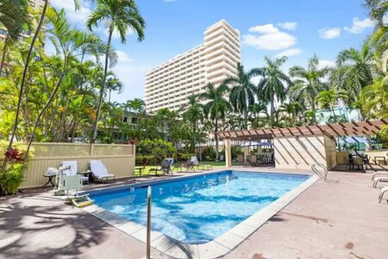 Holiday home New Stunning 1400 Sq Ft 2B2B W 3 Lanais Villa Honolulu